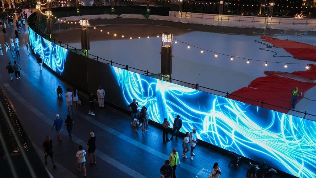 Mega-LED video wall from SpinetiX
